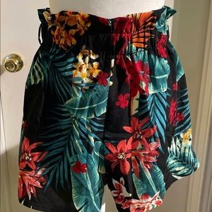 SHEIN high waisted floral shorts NWOT size medium